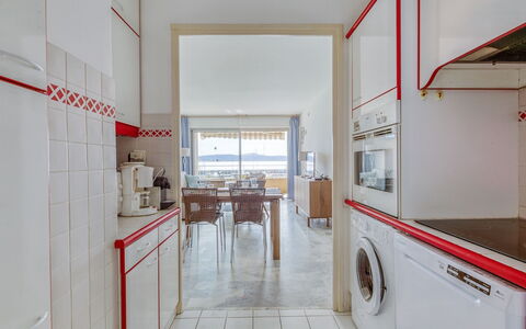 Les Mimosas: Bygning, Træ, Indretning, Cabinetry, Bildesign, Gulvbelægning, Etage, Køkken, Materielle Værdier