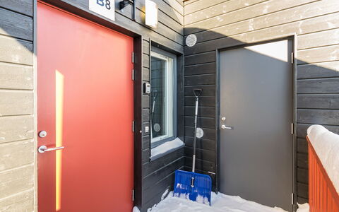 Skivillas 61 Ukkohalla (B8): Møbel, Stol, Udendørs Møbler, Bord, Træ, Udendørs Bord, Køkken & Spisebord, Skygge, Have, Paraply