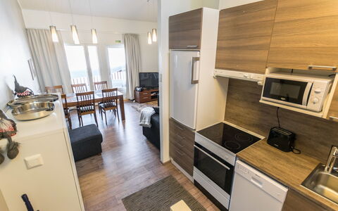 Skivillas 61 Ukkohalla (B8): Møbel, Stol, Udendørs Møbler, Bord, Træ, Udendørs Bord, Køkken & Spisebord, Skygge, Have, Paraply