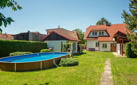 Sudoměřice: Hus, Tag, Hjem, Boligområde, Sommerhus, Have, Lawn, Backyard, Estate, Skygge