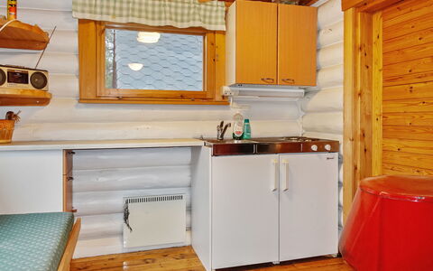 Nilimella: Træ, Sommerhus, Bjælkehytte, Skov, Skur, Garden Bygninger, Lærk, Woodland, Bejdse