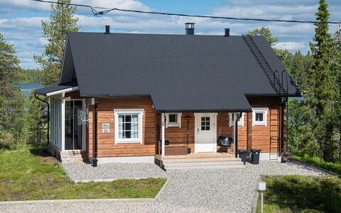 Villa Tunturisopuli: Møbel, Stol, Udendørs Møbler, Bord, Træ, Udendørs Bord, Køkken & Spisebord, Skygge, Have, Paraply