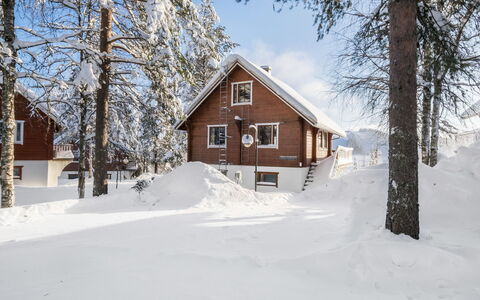 Alppikylä 3B: Møbel, Stol, Udendørs Møbler, Bord, Træ, Udendørs Bord, Køkken & Spisebord, Skygge, Have, Paraply