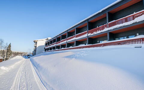 Skivillas 61 Ukkohalla (B1): Træ, Hus, Sne, Sommerhus, Hjem, Vinter, Tag, Fryser, Sidespor, Hældning