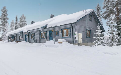 Karhunpesä a: Landdistrikt, Hill Station, Landsby, Bjergkæde, Dal, Bjerglandsby, Alps, Eco Hotel, Altan, Hotel