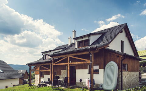 Lipno Nad Vltavou 88: Sky, Himmel, Plante, Bygning, Vindue, Land Lot, Træ, Sommerhus, Boligområde, Landdistrikt
