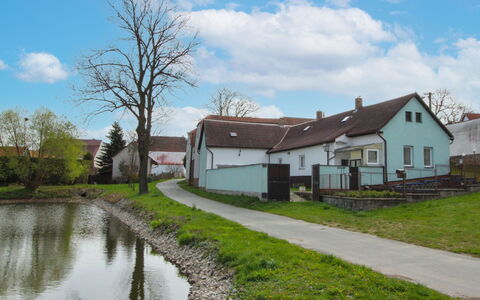 Plavsko: Sky, Himmel, Plante, Vand, Bygning, Vindue, Træ, Naturlige Landskab, Hus, Land Lot