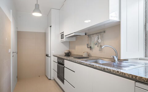 Casa da Quinta de Pedral: Cabinetry, Håndvask, Tap, Countertop, Bygning, Køkkenvask, Møbel, Træ, Køkken, Komfur