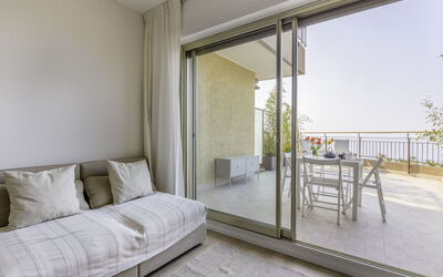 Calandre Suite 633.2: Bygning, Plante, Ejendom, Vindue, Land Lot, Urban Design, Landskab, Kvarter, Græs, Fritid