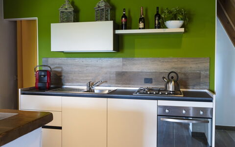 Melograno: Køkkenvask, Tap, Countertop, Håndvask, Ejendom, Cabinetry, Køkken, Komfur, Træ, Køkken Apparat