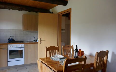 Rustico Edel: Ejendom, Cabinetry, Møbel, Countertop, Træ, Bygning, Bord, Indretning, Håndvask, Etage