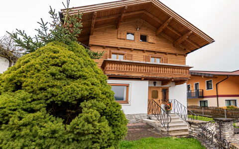 Haus Weickl: Plante, Bygning, Ejendom, Vindue, Himmel, Hus, Træ, Træ, Sommerhus, Græs