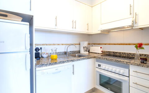 Residencial Jazmines: Cabinetry, Countertop, Komfur, Gaskomfur, Køkken, Køkken Apparat, Cooktop, Husholdningsapparat, Komfur, Indretning