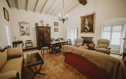 Posada La Casa Del Pintor: Billedramme, Møbel, Bord, Ejendom, Stol, Bygning, Træ, Belysning, Indretning, Stue