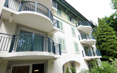 Les Jardins de L'Astoria: Bygning, Ejendom, Vindue, Himmel, Træ, Arkitektur, Hus, Plante, Urban Design