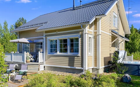 Villa Adalmina: Sidespor, Hus, Hjem, Sommerhus, Tag, Dør, Skydevindue, Veranda, Garden Bygninger, Estate