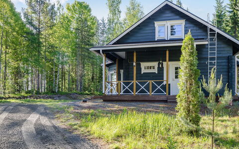 Villa Eläntätila: Møbel, Stol, Udendørs Møbler, Bord, Træ, Udendørs Bord, Køkken & Spisebord, Skygge, Have, Paraply