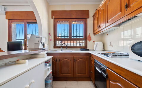 Picasso: Cabinetry, Countertop, Ejendom, Møbel, Hvid, Køkkenvask, Håndvask, Køkken Apparat, Køkken, Skuffe
