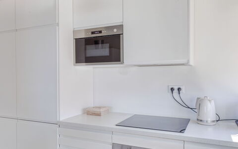 La Rose des Sables: Cabinetry, Ejendom, Møbel, Køkken Apparat, Hvid, Countertop, Komfur, Gaskomfur, Husholdningsapparat, Cooktop