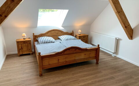 Spiekeroog: Bygning, Møbel, Komfort, Træ, Hus, Bed Frame, Seng, Indretning, Pude, Gulvbelægning