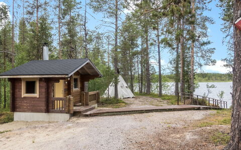 Kätkä: Træ, Sommerhus, Bjælkehytte, Skov, Skur, Garden Bygninger, Lærk, Woodland, Bejdse