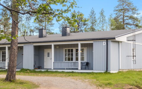 Saariseläntie 8 D7: Hjem, Sommerhus, Skydevindue, Estate, Sidespor, Skygge, Design