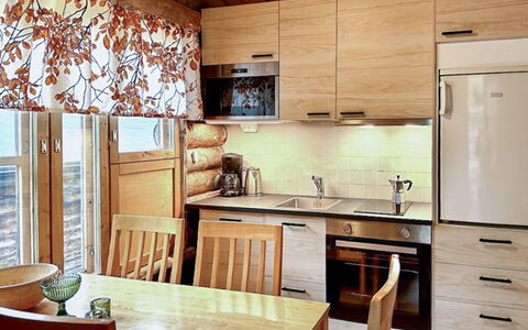 Salmikankaan Kelo D2: Møbel, Indretning, Countertop, Køkken, Træ, Gulvbelægning, Cabinetry, Køkken Apparat, Håndvask, Belysning