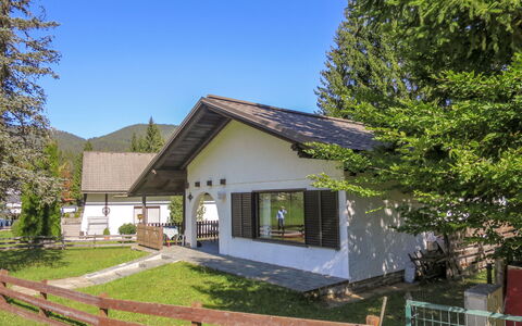 Chalet Bodental 28: Plante, Himmel, Bygning, Ejendom, Vindue, Træ, Hus, Land Lot, Hegn, Sommerhus