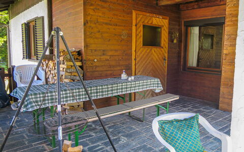 Chalet Bodental 28: Ejendom, Bygning, Vindue, Træ, Arkitektur, Murværk, Gulvbelægning, Tag, Plante, Fritid
