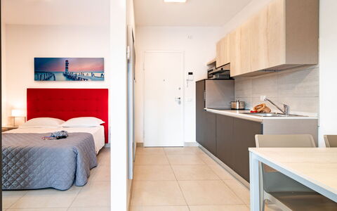 Bibione 755: Møbel, Ejendom, Cabinetry, Bygning, Komfort, Indretning, Træ, Countertop, Etage