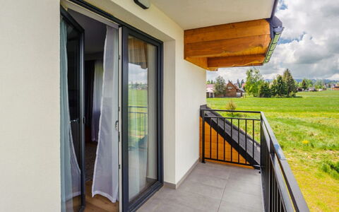 Białka Tatrzańska Resorts: Plante, Bygning, Vindue, Træ, Skygge, Arkitektur, Himmel, Dør, Hus, Træ