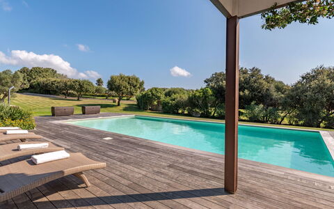 Villa Lavezzi: Vand, Himmel, Sky, Ejendom, Plante, Svømmepøl, Træ, Skygge, Bygning, Rektangel