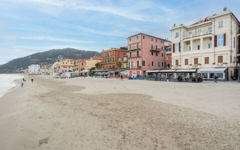 Terrazza sul Molo: Himmel, Sky, Mad, Plante, Bordservice, Bord, Vindue, Bjerg, Frugt, Træ