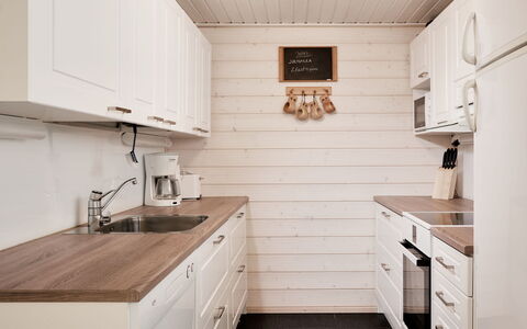 Jormakka: Træ, Sommerhus, Bjælkehytte, Skov, Skur, Garden Bygninger, Lærk, Woodland, Bejdse