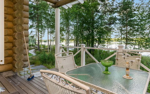 Torniniemi: Træ, Veranda, Udendørs Møbler, Stol, Skygge, Dæk, Eco Hotel, Udendørs Struktur, Hårdttræ, Garden Bygninger
