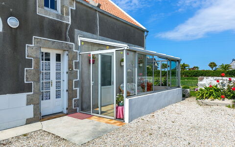 Ty Ruz: Himmel, Bygning, Ejendom, Plante, Sky, Vindue, Dør, Arkitektur, Hus, Land Lot