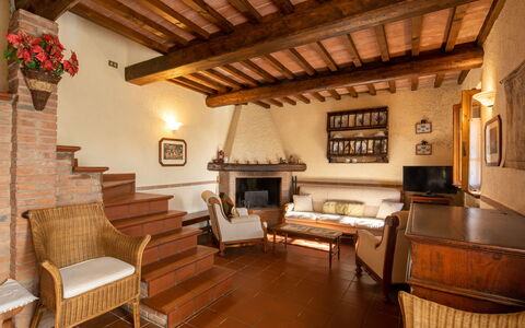 Casa Del Colle: Møbel, Couch, Ejendom, Billedramme, Bygning, Bord, Træ, Indretning, Stue, Stueplante