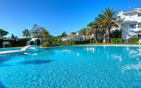 Blue Ducado de Golf: Blå, Vand, Svømmepøl, Fritid, Udvej, Landscaping, Tropics, Skygge, Ferieby