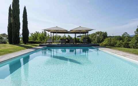 Villa Dell'acquaborra: Blå, Vand, Svømmepøl, Skygge, Udendørs Møbler, Udvej, Eco Hotel, Landscaping, Afspejling, Reflekterende Pool
