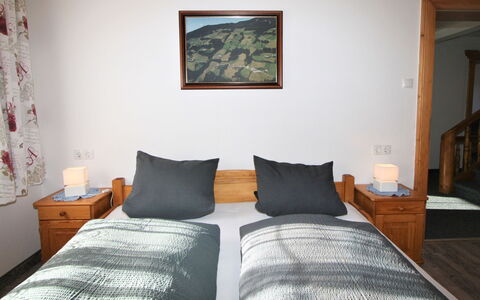 Fügen 755: Møbel, Bygning, Komfort, Azure, Textile, Billedramme, Træ, Indretning, Bed Frame
