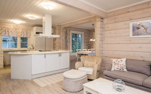 Tyssinniemi: Græs, Hus, Sommerhus, Land Lot, Hjem, Estate, Lawn, Sidespor, Stuehus, Veranda