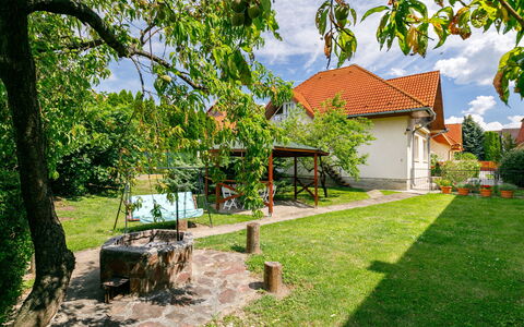 Küsz: Plante, Sky, Himmel, Bygning, Ejendom, Naturlige Landskab, Træ, Land Lot, Vegetationen, Hus