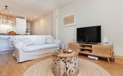 Residencial Cap Salou 222.2: Møbel, Ejendom, Komfort, Træ, Indretning, Bygning, Stue, Billedramme, Etage
