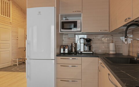 Villa Viima: Køkken Apparat, Køkken, Countertop, Større Bandage, Cabinetry, Gulvbelægning, Træ, Møbel, Etage, Indretning