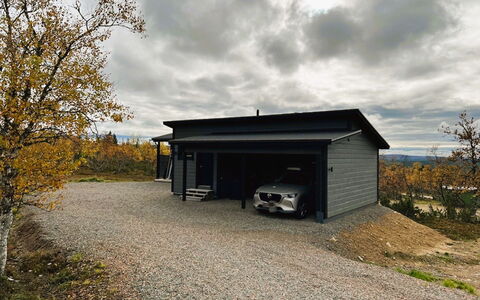 Villa Viima: Garage, Skur, Indkørsel, Luksus Køretøj, Garden Bygninger, Garagedør, Sidespor, Sedan