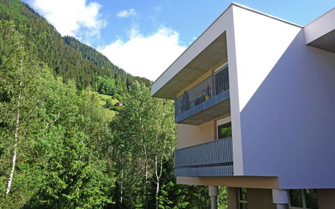 Apart Annabell: Vand, Himmel, Ejendom, Plante, Bygning, Sky, Svømmepøl, Træ, Boligområde, Græs