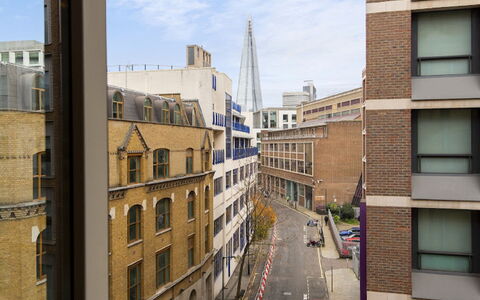 Great Suffolk Street, Waterloo: Himmel, Bygning, Vindue, Sky, Højhus, Urban Design, Kvarter, Ejerlejlighed, Vejbelægning, City