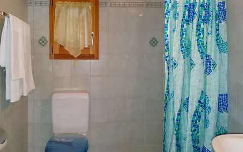 Rustico Bel Panorama: Badeforhæng, Ejendom, Blå, Grøn, Purple, Sanitærarmatur, Azure, Sort, Badeværelse, Shower Rod