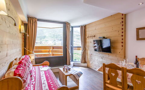 Tignes 315: Værelse, Ejendom, Møbel, Bygning, Indretning, Hus, Ejendom, Soveværelse, Etage, Bord