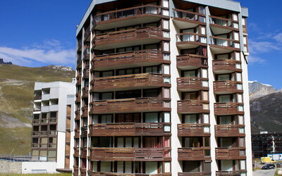 Tignes 315: Himmel, Bygning, Ejendom, Sky, Højhus, Arkitektur, Urban Design, Ejerlejlighed, Vindue, Boligområde